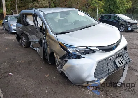 2021 Toyota Sienna Le from USA, damaged, VIN 5TDKRKEC6MS072174